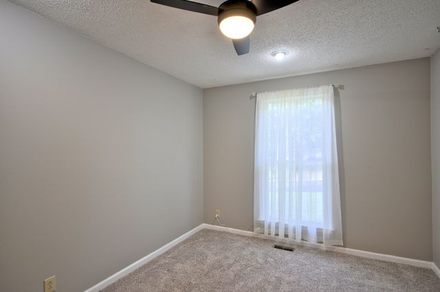 141 RICHVIEW RD, S, Clarksville, TN 37043