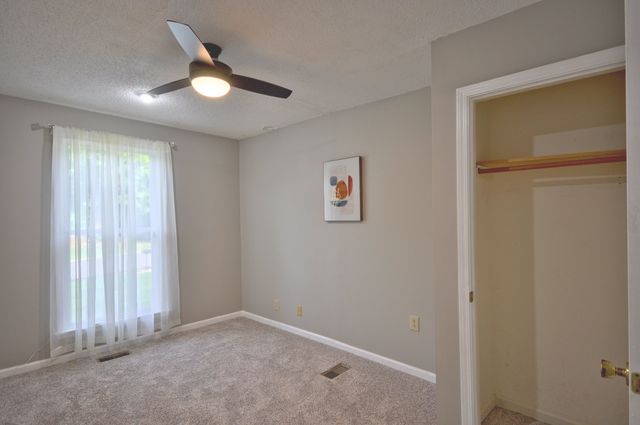 141 RICHVIEW RD, S, Clarksville, TN 37043