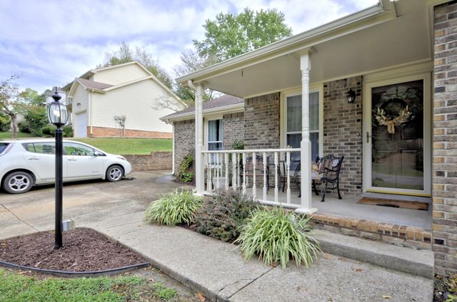 141 RICHVIEW RD, S, Clarksville, TN 37043