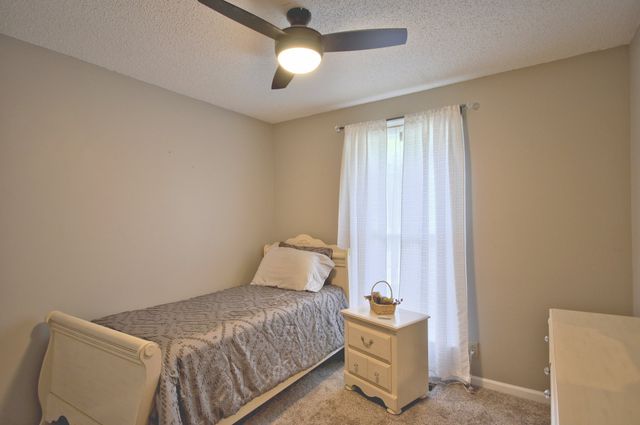 141 RICHVIEW RD, S, Clarksville, TN 37043