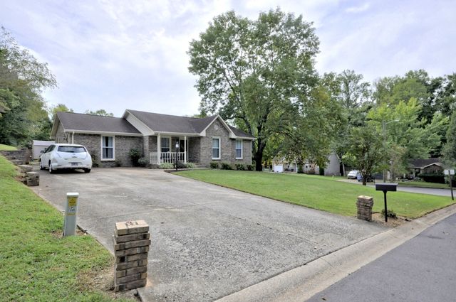 141 RICHVIEW RD, S, Clarksville, TN 37043