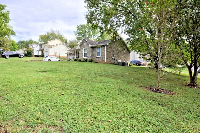 141 RICHVIEW RD, S, Clarksville, TN 37043
