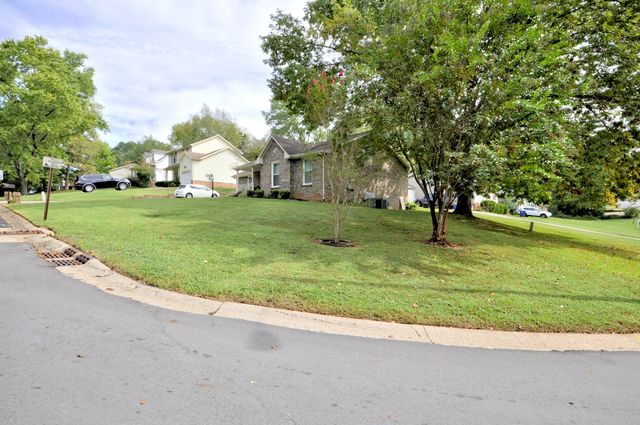 141 RICHVIEW RD, S, Clarksville, TN 37043