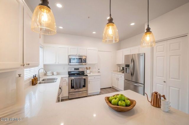 2801 N LITCHFIELD Road 54, Goodyear, AZ 85395
