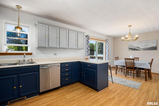 104 INDEPENDENCE Drive, East Peoria, IL 61611