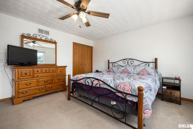 104 INDEPENDENCE Drive, East Peoria, IL 61611
