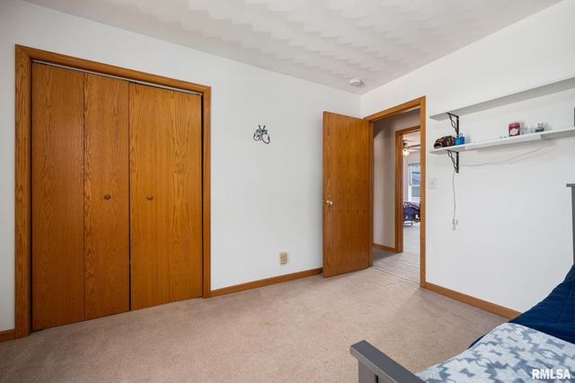 104 INDEPENDENCE Drive, East Peoria, IL 61611