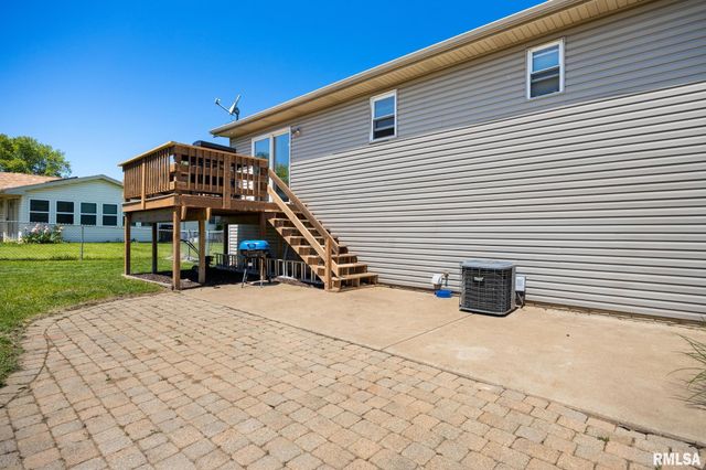 104 INDEPENDENCE Drive, East Peoria, IL 61611
