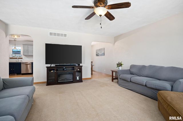 104 INDEPENDENCE Drive, East Peoria, IL 61611