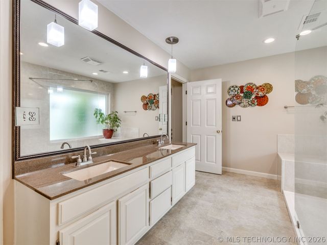 7801 N 127th East Avenue, Owasso, OK 74055