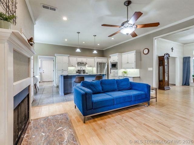 7801 N 127th East Avenue, Owasso, OK 74055