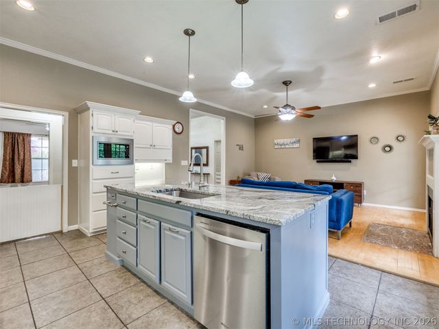 7801 N 127th East Avenue, Owasso, OK 74055