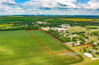 144 College Avenue A, Oglesby, TX 76561
