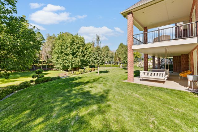 1818 S BLOOMING GROVE LN, Kaysville, UT 84037