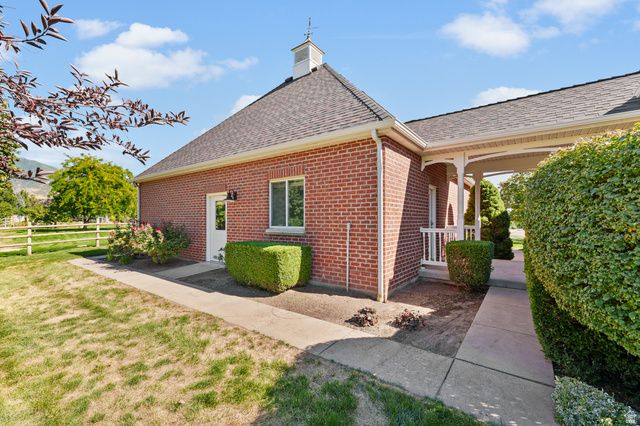 1818 S BLOOMING GROVE LN, Kaysville, UT 84037
