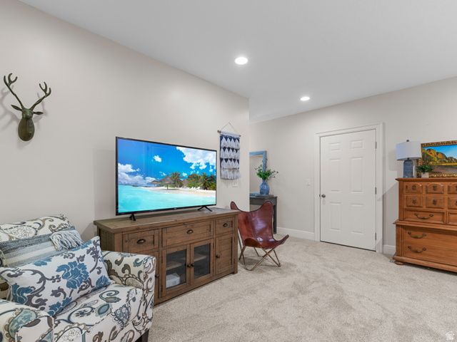 1818 S BLOOMING GROVE LN, Kaysville, UT 84037