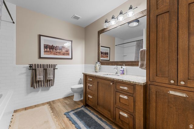 1818 S BLOOMING GROVE LN, Kaysville, UT 84037
