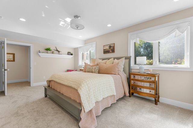 1818 S BLOOMING GROVE LN, Kaysville, UT 84037