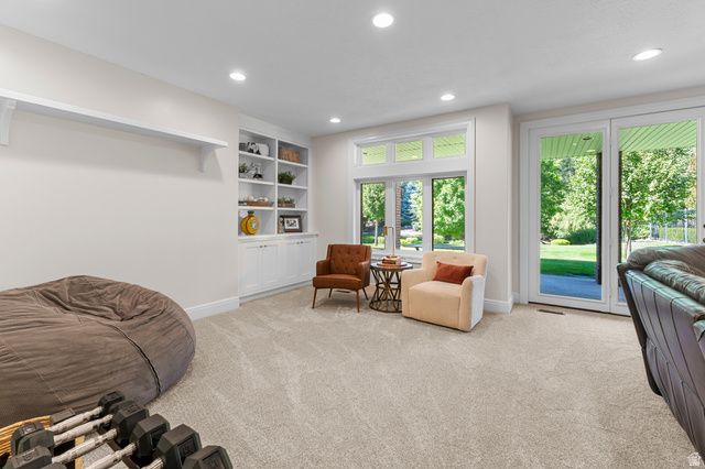 1818 S BLOOMING GROVE LN, Kaysville, UT 84037