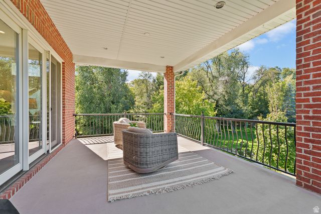 1818 S BLOOMING GROVE LN, Kaysville, UT 84037