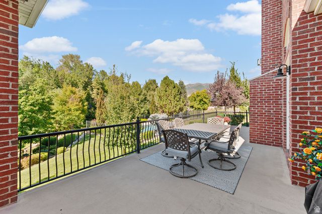 1818 S BLOOMING GROVE LN, Kaysville, UT 84037