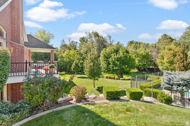 1818 S BLOOMING GROVE LN, Kaysville, UT 84037