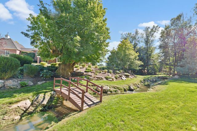 1818 S BLOOMING GROVE LN, Kaysville, UT 84037