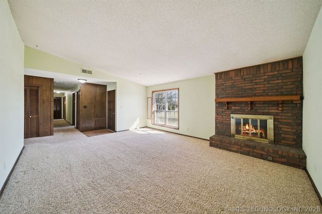 20936 S Valley West Drive, Claremore, OK 74019