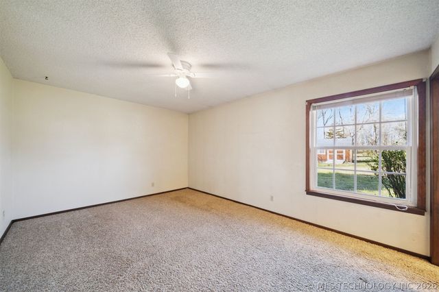 20936 S Valley West Drive, Claremore, OK 74019