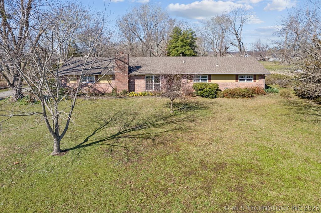 20936 S Valley West Drive, Claremore, OK 74019