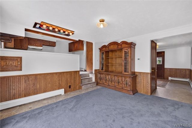 33 Gregory Drive, West Seneca, NY 14224