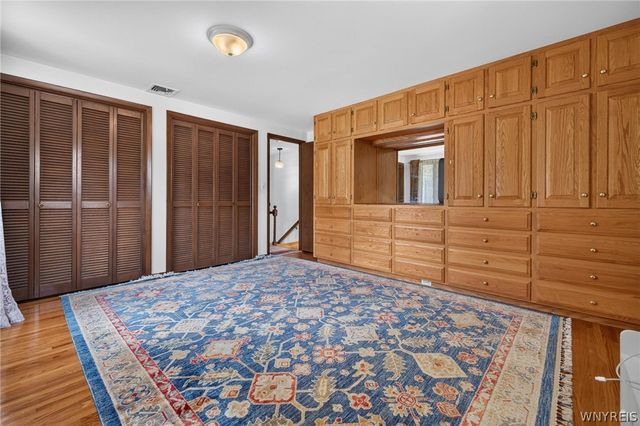 33 Gregory Drive, West Seneca, NY 14224