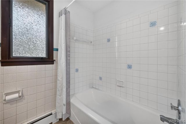 33 Gregory Drive, West Seneca, NY 14224