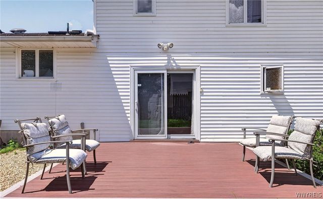 33 Gregory Drive, West Seneca, NY 14224