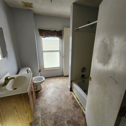 901 Lockbourne Road, Columbus, OH 43206