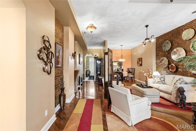 3725 N 20th Street, St Louis, MO 63107