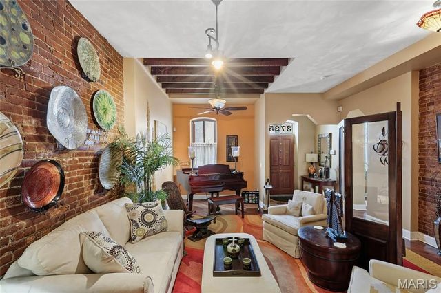 3725 N 20th Street, St Louis, MO 63107