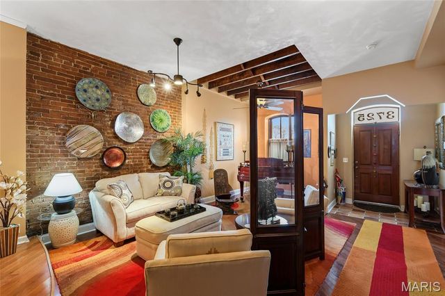 3725 N 20th Street, St Louis, MO 63107