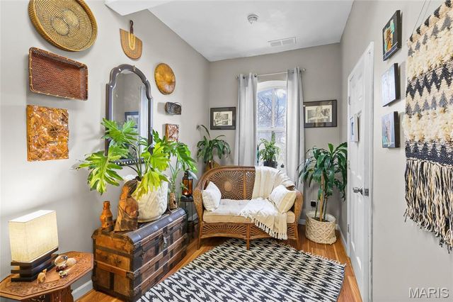 3725 N 20th Street, St Louis, MO 63107