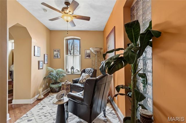 3725 N 20th Street, St Louis, MO 63107