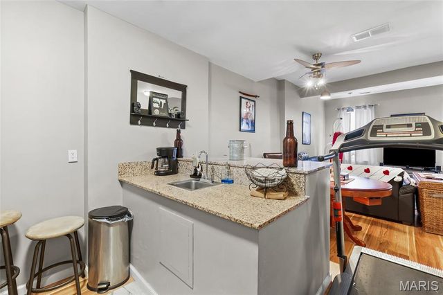 3725 N 20th Street, St Louis, MO 63107