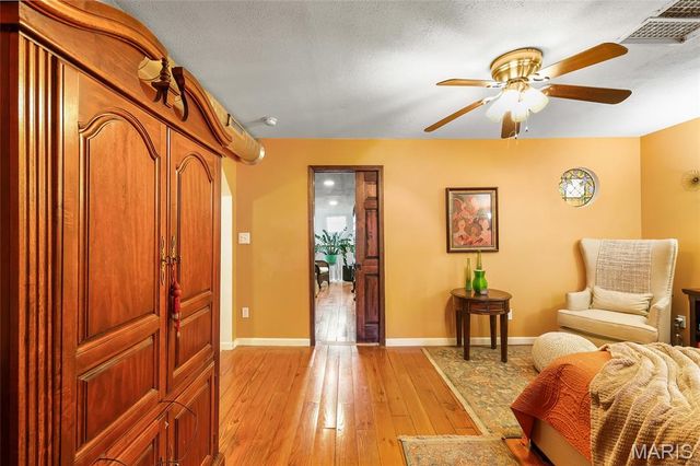 3725 N 20th Street, St Louis, MO 63107