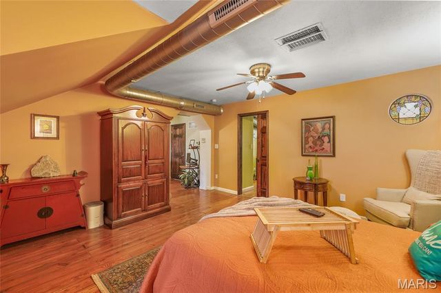 3725 N 20th Street, St Louis, MO 63107