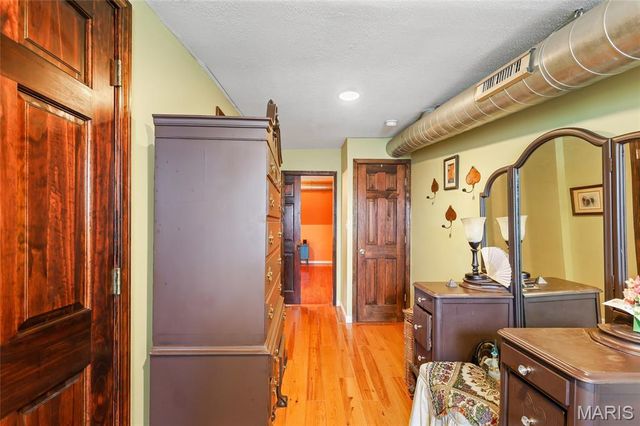 3725 N 20th Street, St Louis, MO 63107