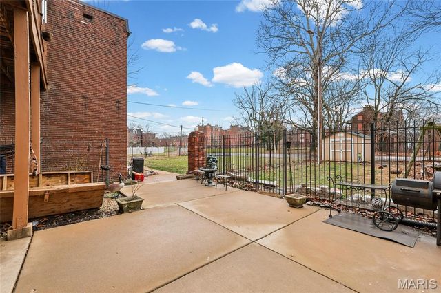 3725 N 20th Street, St Louis, MO 63107