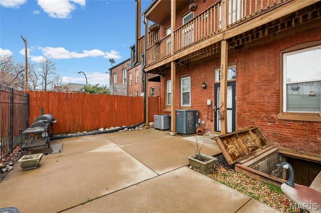 3725 N 20th Street, St Louis, MO 63107