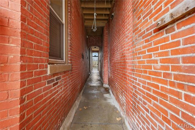 3725 N 20th Street, St Louis, MO 63107