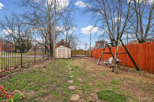 3725 N 20th Street, St Louis, MO 63107