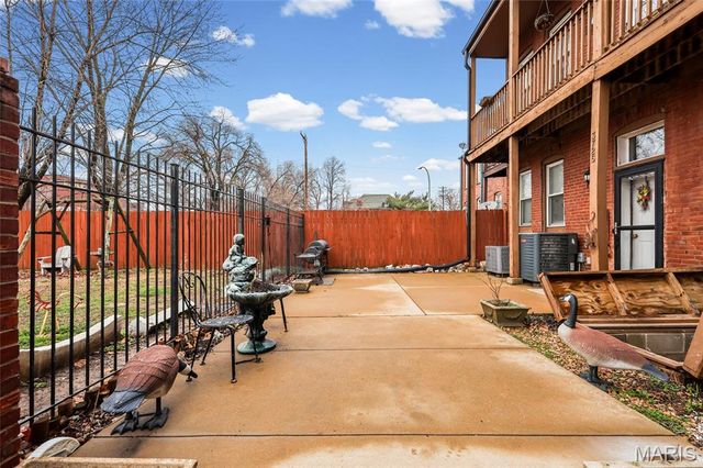 3725 N 20th Street, St Louis, MO 63107