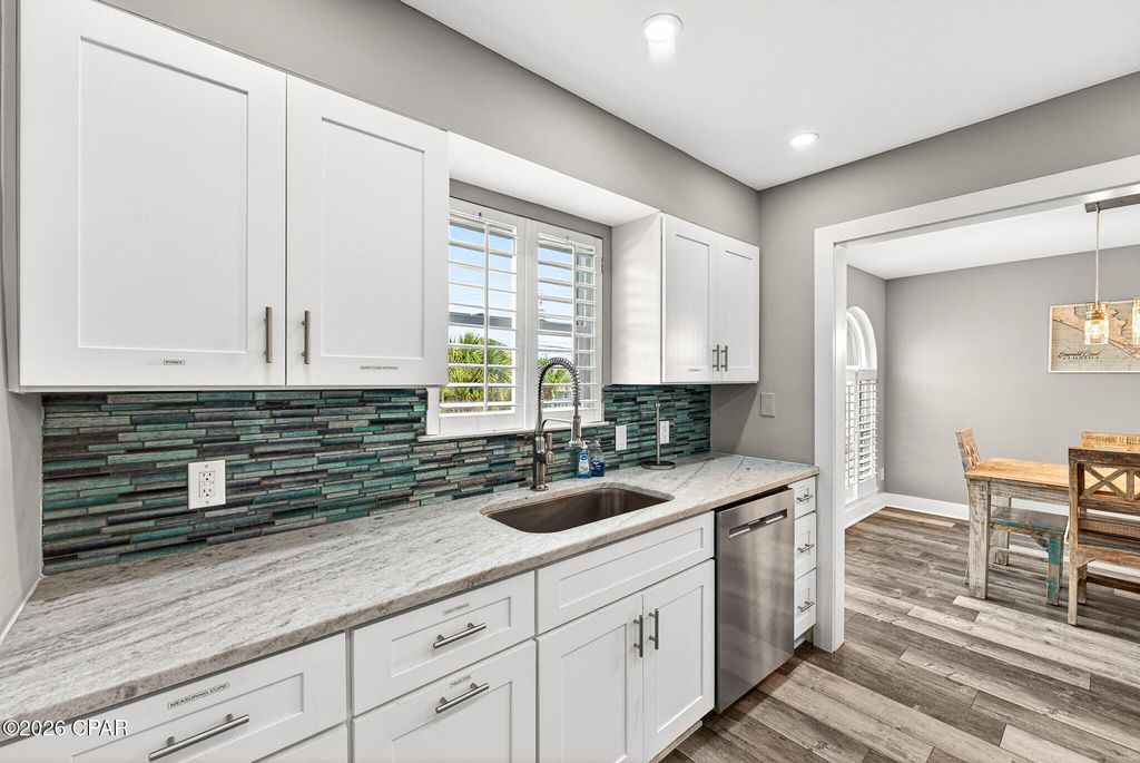 Image 18 of property listing at 5225 Thomas Drive 14, Panama City Beach, FL 32408